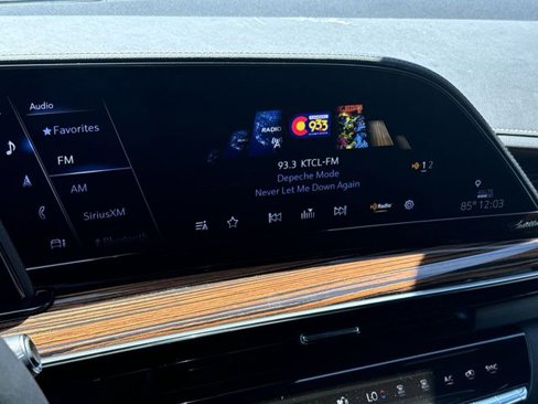 New 2024 Cadillac Escalade Premium Luxury image 17