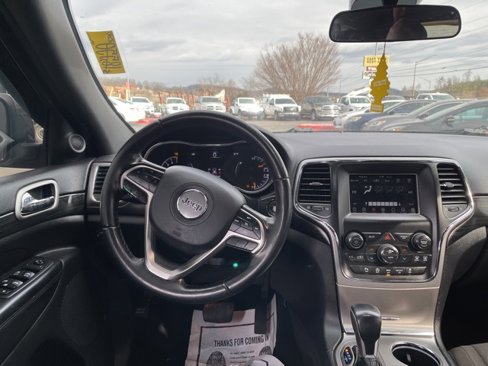 Used 2020 Jeep Grand Cherokee Laredo image 12