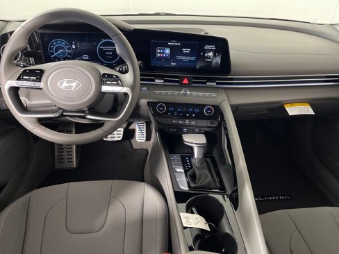 New 2025 Hyundai Elantra SEL image 14