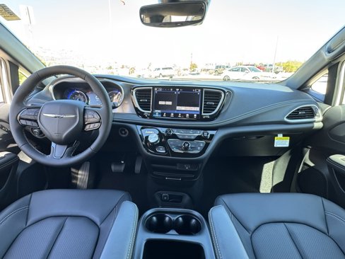 New 2026 Chrysler Pacifica Select w/ S Appearance Package image 11