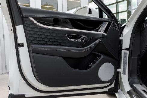 New 2025 Bentley Flying Spur Plug-In Hybrid image 30