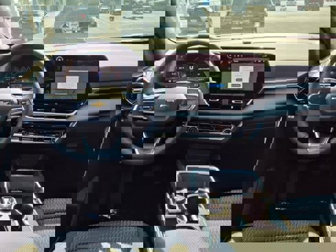 New 2026 Chevrolet Equinox LT w/ LPO, Floor Liner Package image 16