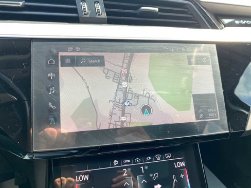 Used 2021 Audi e-tron Prestige w/ Prestige Package image 23