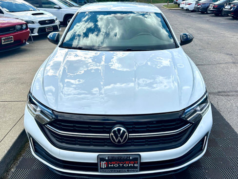 Used 2024 Volkswagen Jetta Sport image 9