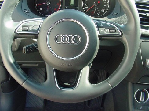 Used 2018 Audi Q3 2.0T Premium Plus w/ Premium Plus Package image 17
