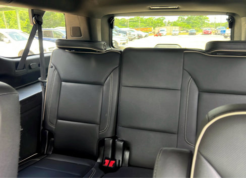 Used 2023 Chevrolet Suburban Premier image 14