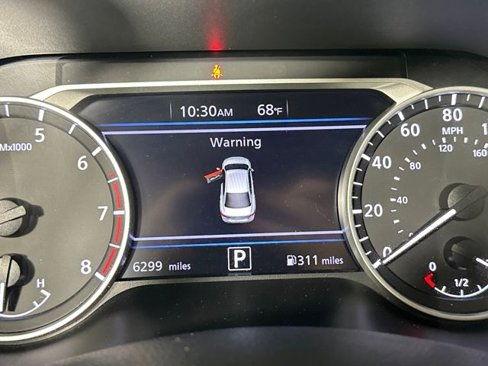 Certified 2025 Nissan Sentra SR image 18