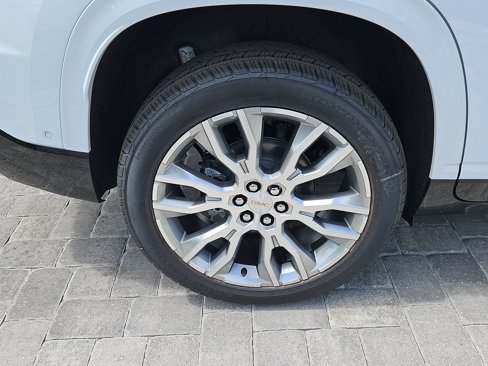 New 2026 GMC Acadia Denali w/ Super Cruise Package image 7