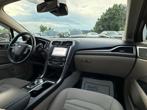 Used 2019 Ford Fusion SE image 40
