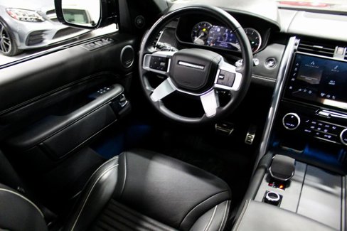 Used 2023 Land Rover Discovery HSE R-Dynamic image 12