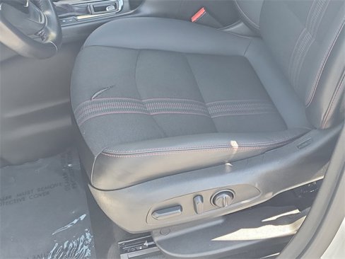 Used 2022 Chevrolet Equinox RS image 18