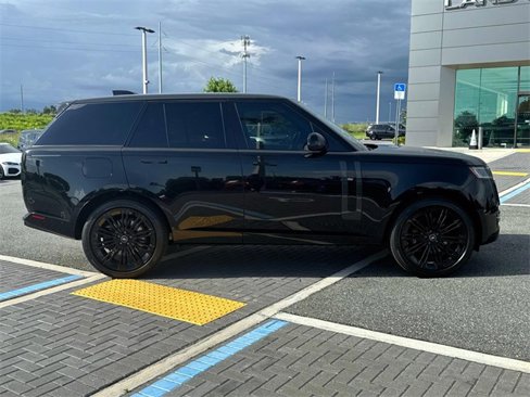 New 2025 Land Rover Range Rover SE image 7