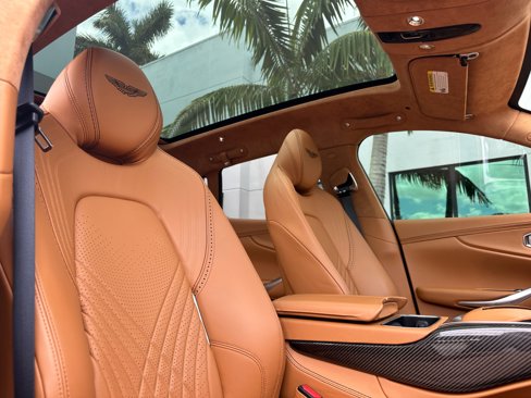 Used 2021 Aston Martin DBX image 45