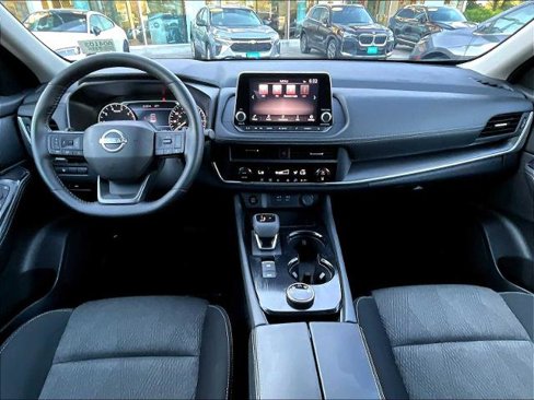 Certified 2025 Nissan Rogue SV image 21