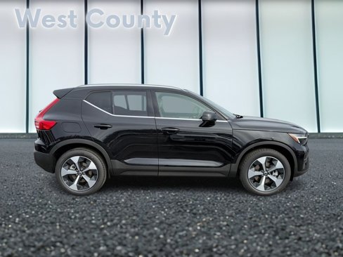 New 2025 Volvo XC40 B5 Core w/ Protection Package Premier image 2
