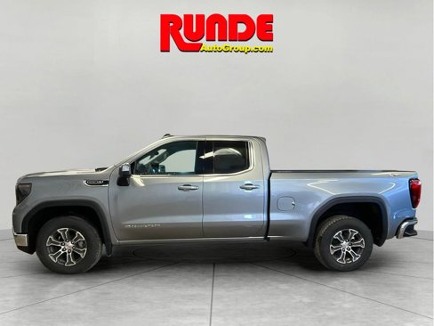 New 2026 GMC Sierra 1500 SLE image 2