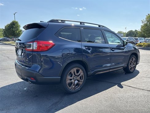 Used 2025 Subaru Ascent Bronze Edition w/ Popular Package #2 image 3