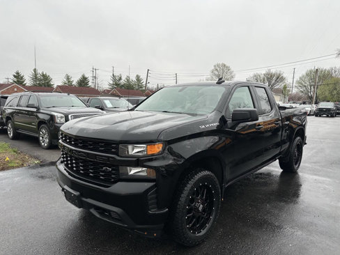 Used 2020 Chevrolet Silverado 1500 Custom w/ Custom Value Package image 2