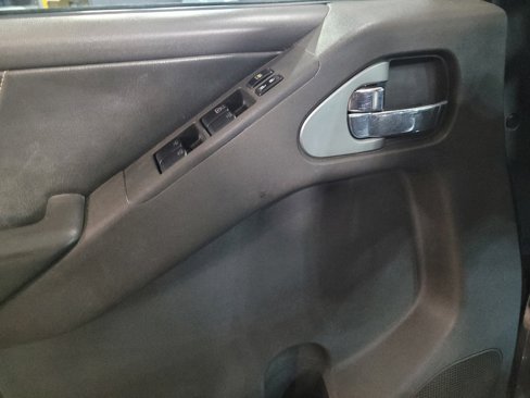 Used 2014 Nissan Frontier PRO-4X w/ Pro-4x Luxury Package image 27