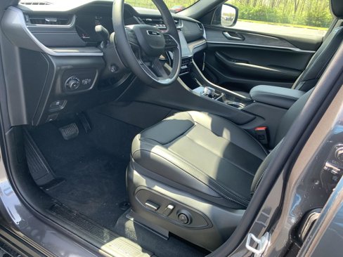 New 2025 Jeep Grand Cherokee L Limited w/ Luxury Tech Group II image 15
