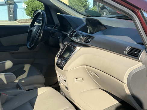 Used 2016 Honda Odyssey Touring Elite image 32