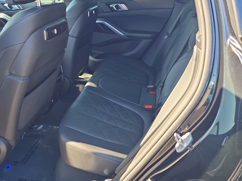 Used 2024 BMW X6 xDrive40i w/ Premium Package image 15