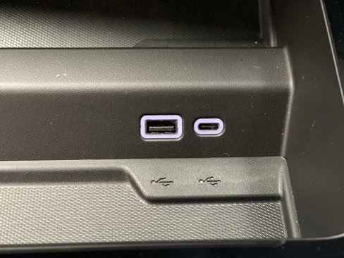 New 2025 Chevrolet Suburban Premier image 25