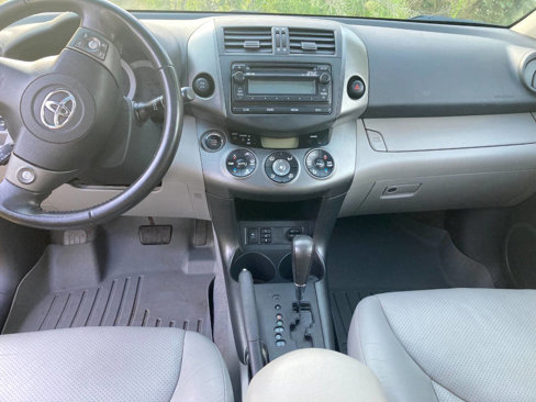Used 2012 Toyota RAV4 Limited image 7
