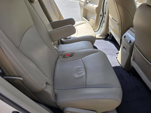 Used 2012 Toyota Highlander FWD image 20