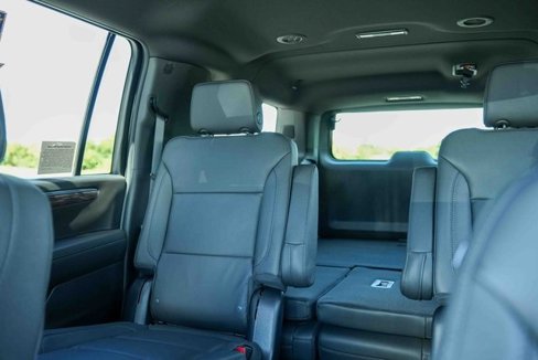 Used 2025 Chevrolet Suburban Z71 image 46