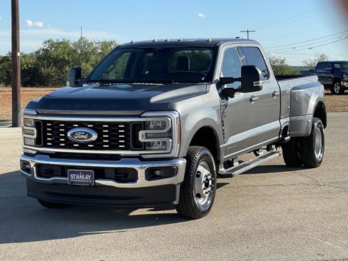 New 2026 Ford F350 XLT image 3