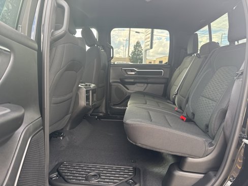 New 2025 RAM 1500 4x4 Crew Cab image 14