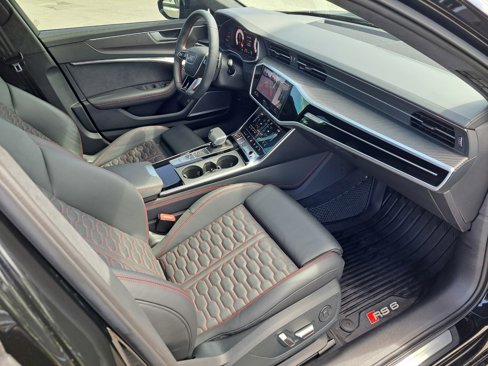 Used 2025 Audi RS 6 performance image 3