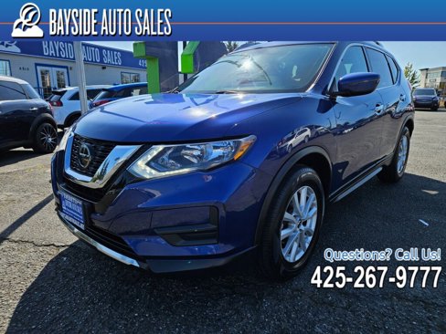 Used 2020 Nissan Rogue SV image 1