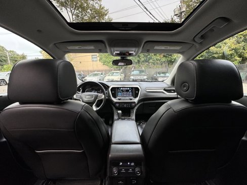 Used 2017 GMC Acadia SLT image 16