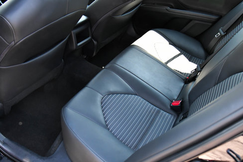 Used 2024 Toyota Camry SE image 34