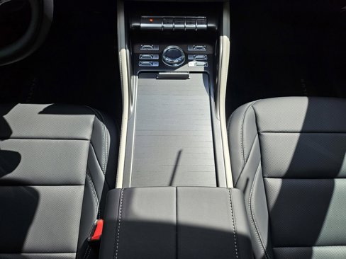 New 2025 Lincoln Nautilus Premier w/ Equipment Group 102A image 19