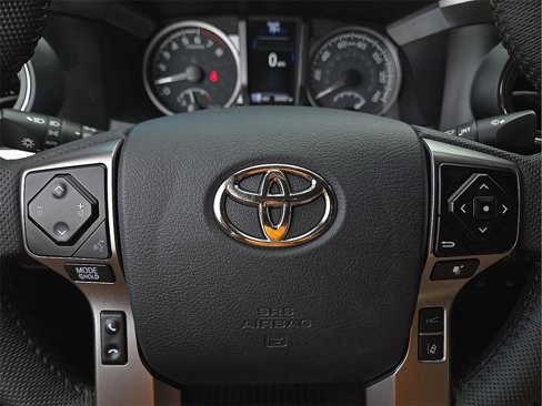 Used 2023 Toyota Tacoma Limited image 20