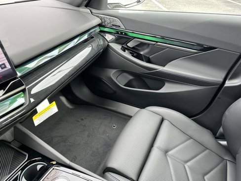 New 2026 BMW 550e xDrive w/ Premium Package image 18