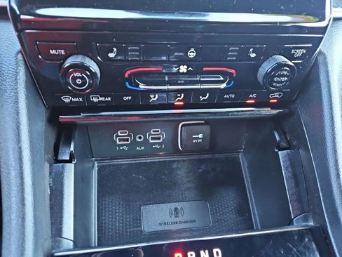 Used 2024 Jeep Grand Cherokee L Laredo image 10