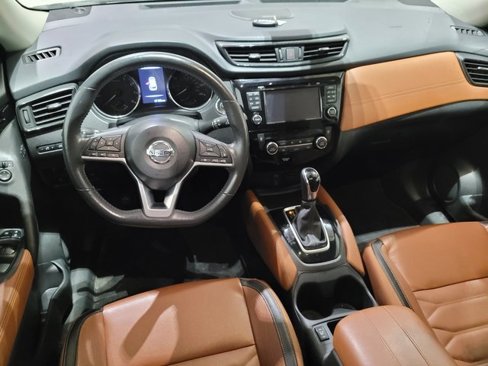 Used 2017 Nissan Rogue SL image 4