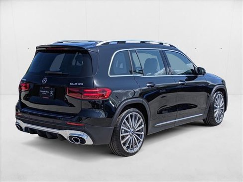 New 2024 Mercedes-Benz GLB 35 AMG 4MATIC image 2