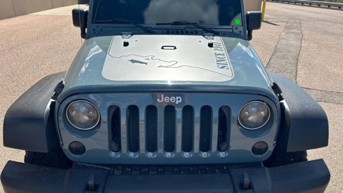 Used 2015 Jeep Wrangler Unlimited Rubicon w/ Max Tow Package image 17