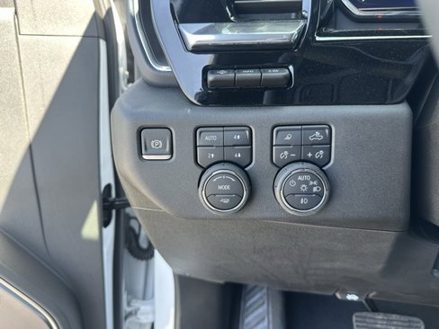Used 2025 Chevrolet Silverado 3500 High Country w/ High Country Premium Package image 29