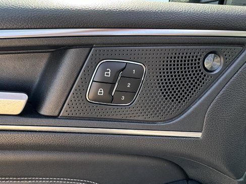 Used 2024 Ford Edge Titanium image 15