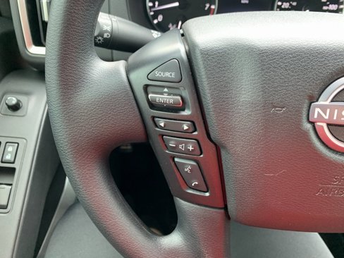 Used 2025 Nissan Frontier SV image 13