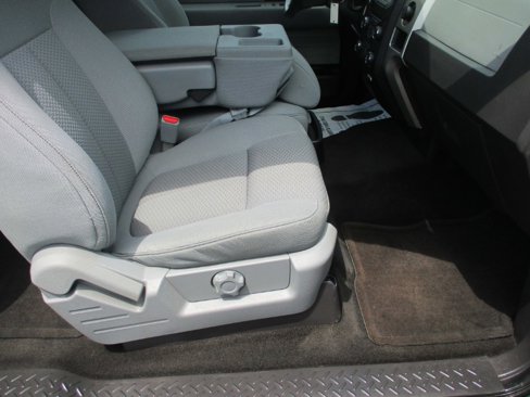 Used 2014 Ford F150 XLT w/ XLT Chrome Package image 18