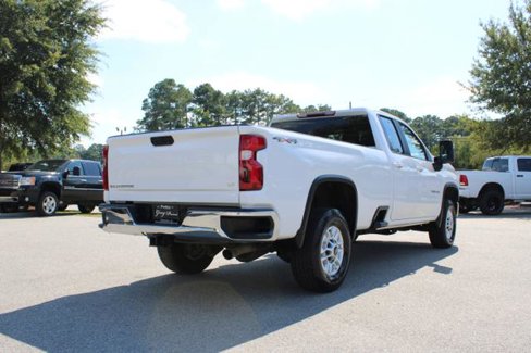 Used 2022 Chevrolet Silverado 2500 LT w/ Convenience Package image 5
