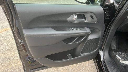 New 2026 Chrysler Pacifica Select image 15