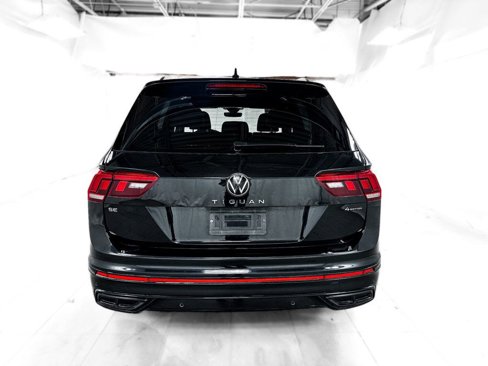 Used 2023 Volkswagen Tiguan SE R-Line image 5